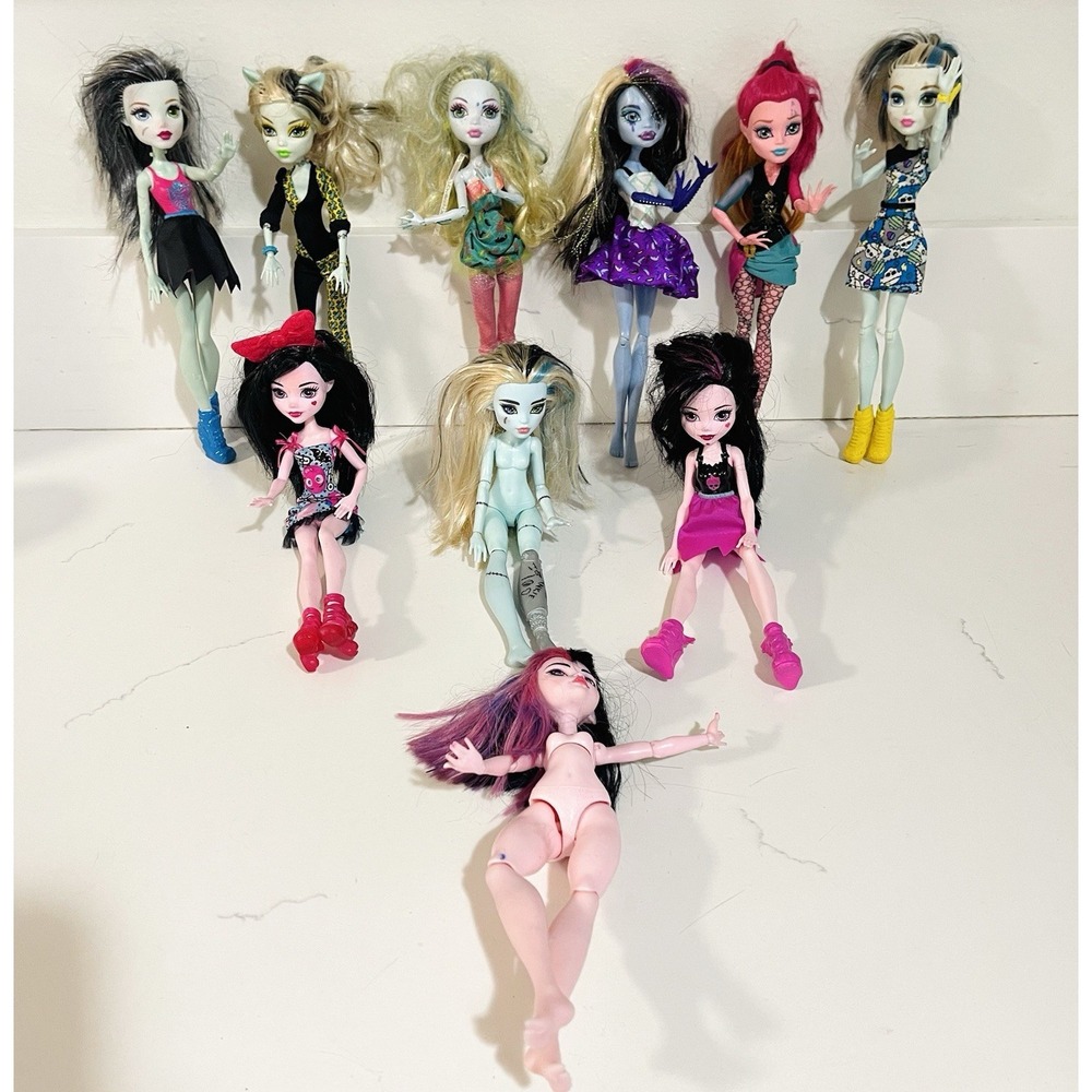 Monster High Dolls Lot